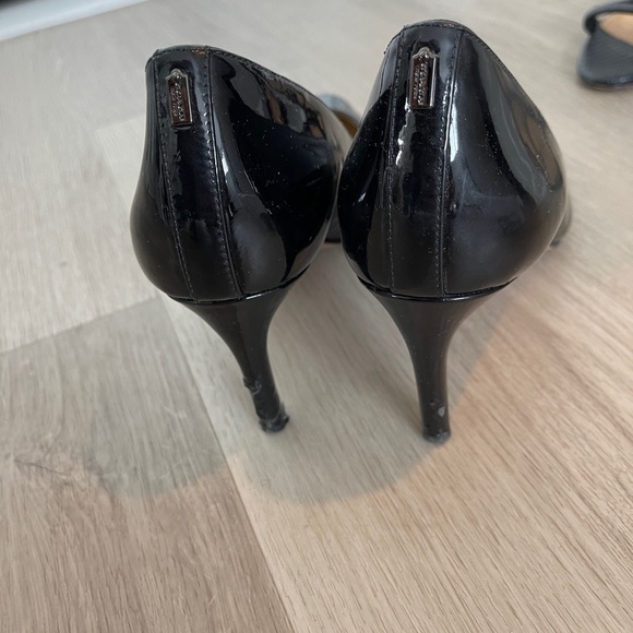 Coach Black Patent Leather Pumps Size 9 - Picture 2 of 3